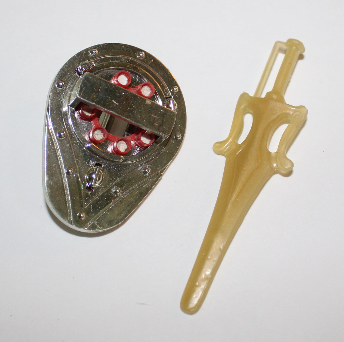 Masters Of The Universe Thunder Punch He-Man Sword and Shield 1985 Mattel MOTU