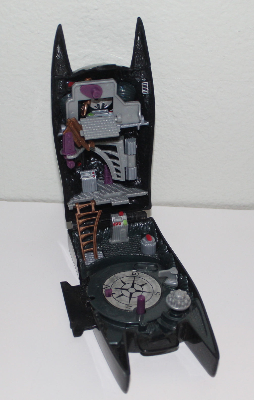 Batman Forever Bat Cave Power Center Mini Playset With Parts DC Comics Kenner 1995 Val Kilmer