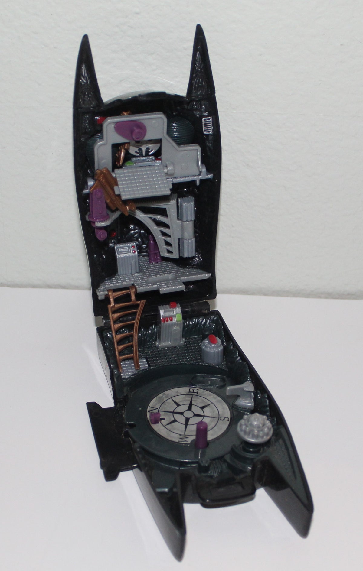 Batman Forever Bat Cave Power Center Mini Playset With Parts DC Comics Kenner 1995 Val Kilmer