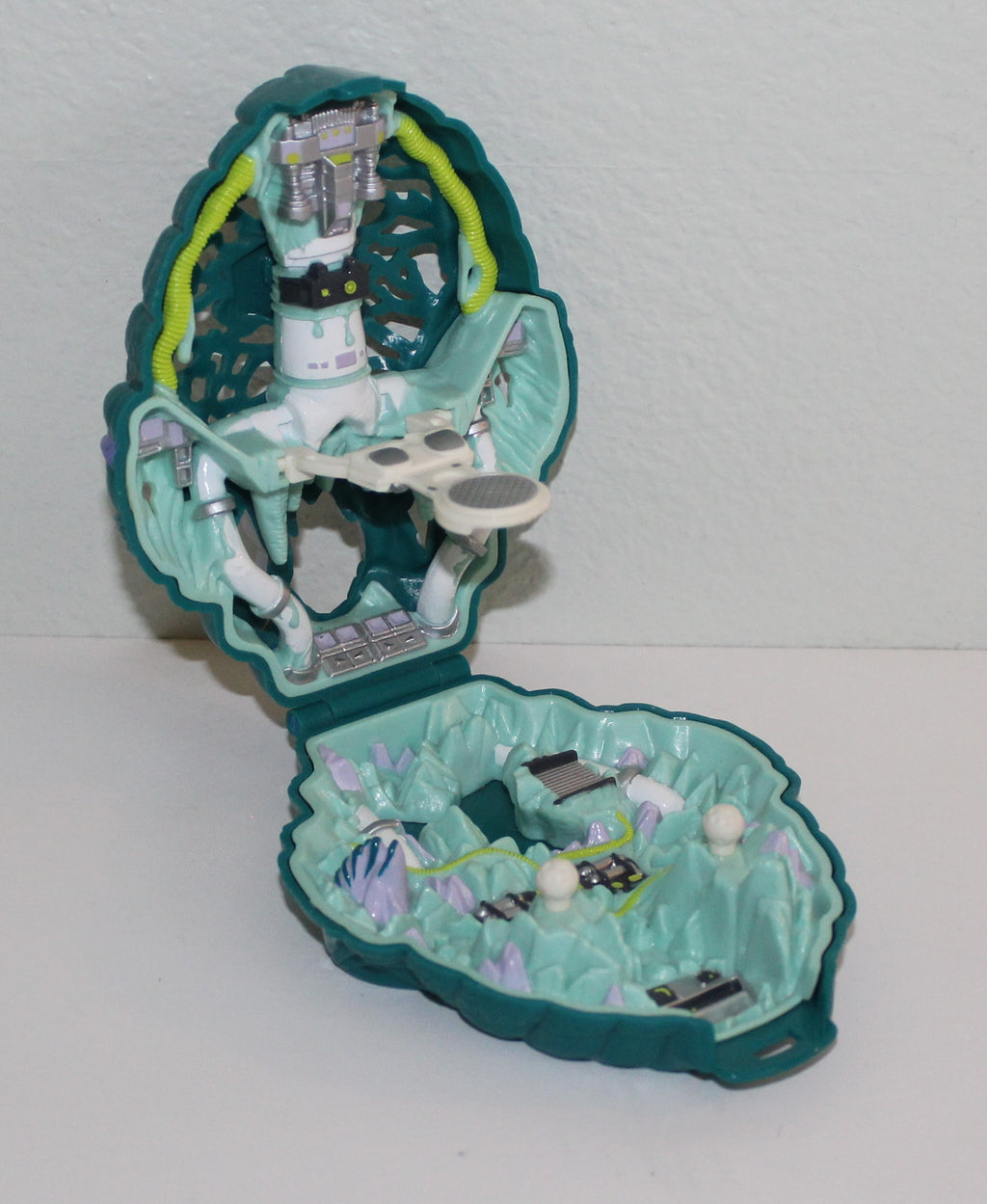 Mighty Max Liquidates the Ice Alien Bluebird Playset 1993
