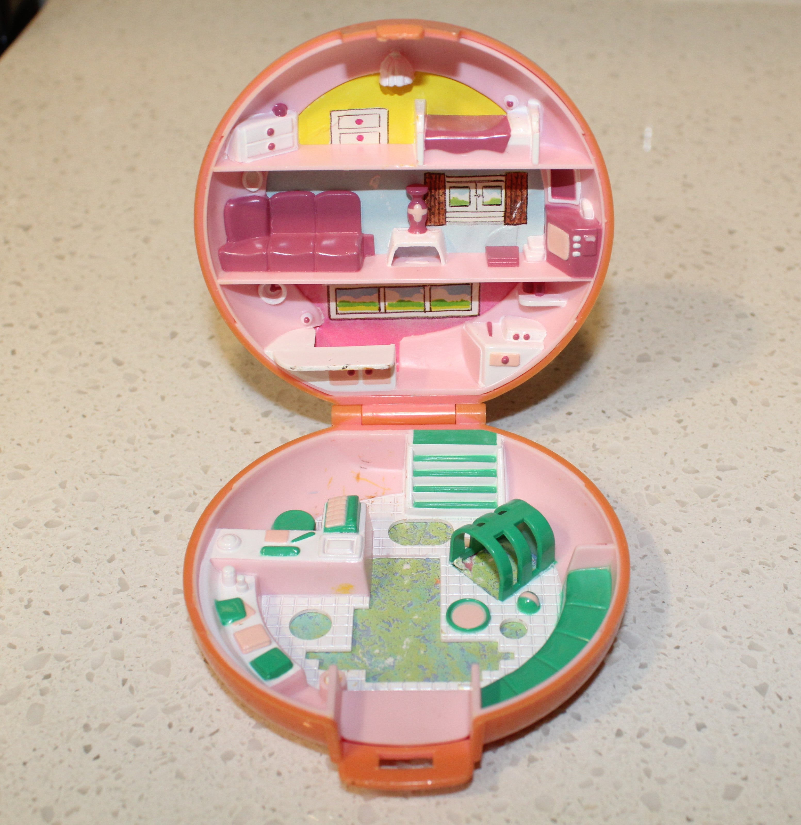 Polly Pocket Button's Animal Hospital 1989 Bluebird