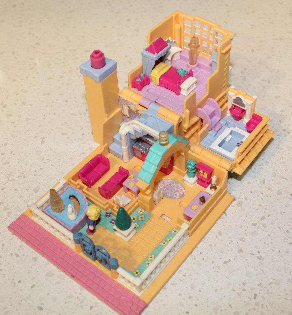 Polly Pocket Pollyville Light-up Hotel with Doll 1994 Bluebird