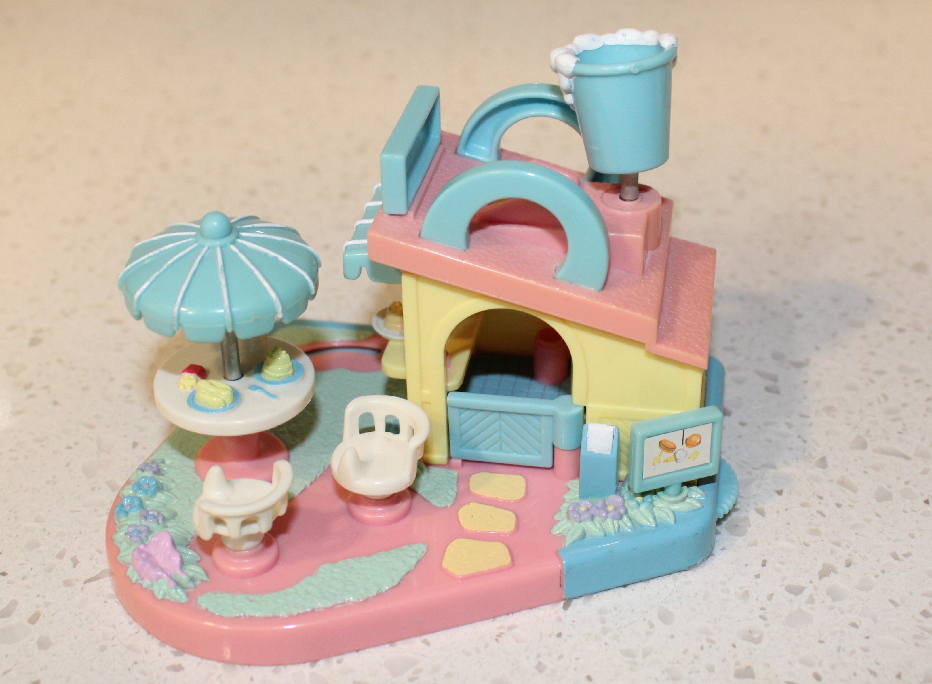 Mimi and the Goo Goos Cafe Burger Bar 1994 Bluebird Polly Pocket