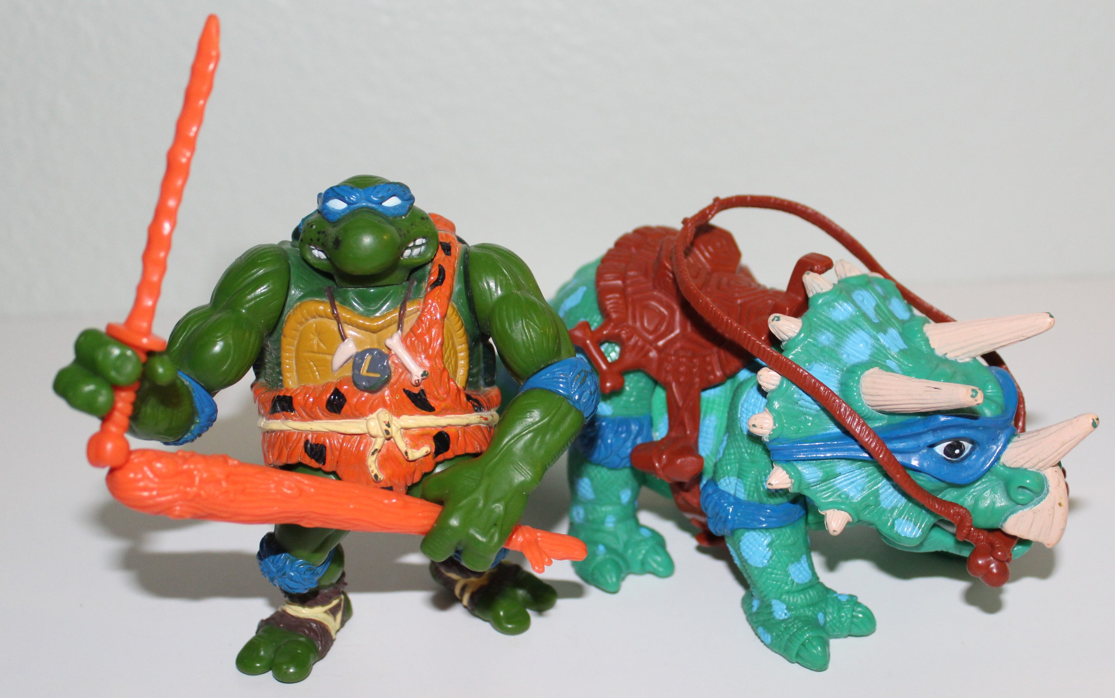 Ninja Turtles TMNT Cave Turtle Leo with Dingy Dino Figure Parts Playmates 1993