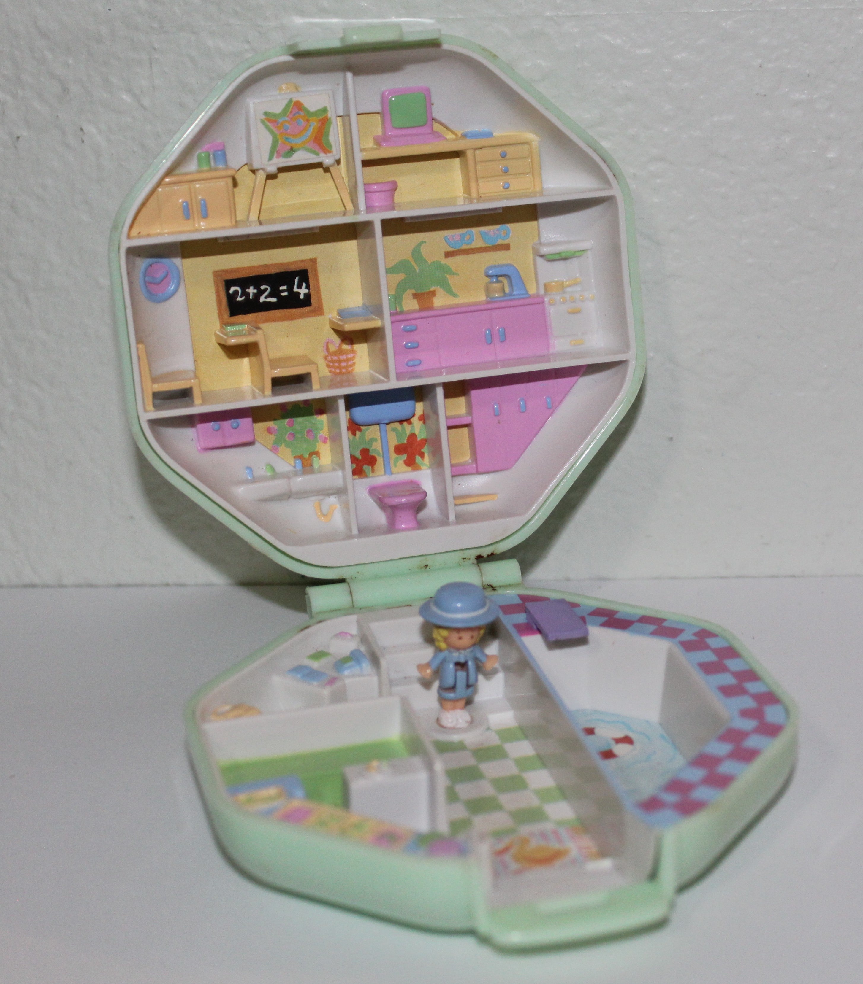 Polly Pocket Polly's School Compact With Figure Doll Blue Bird 1990