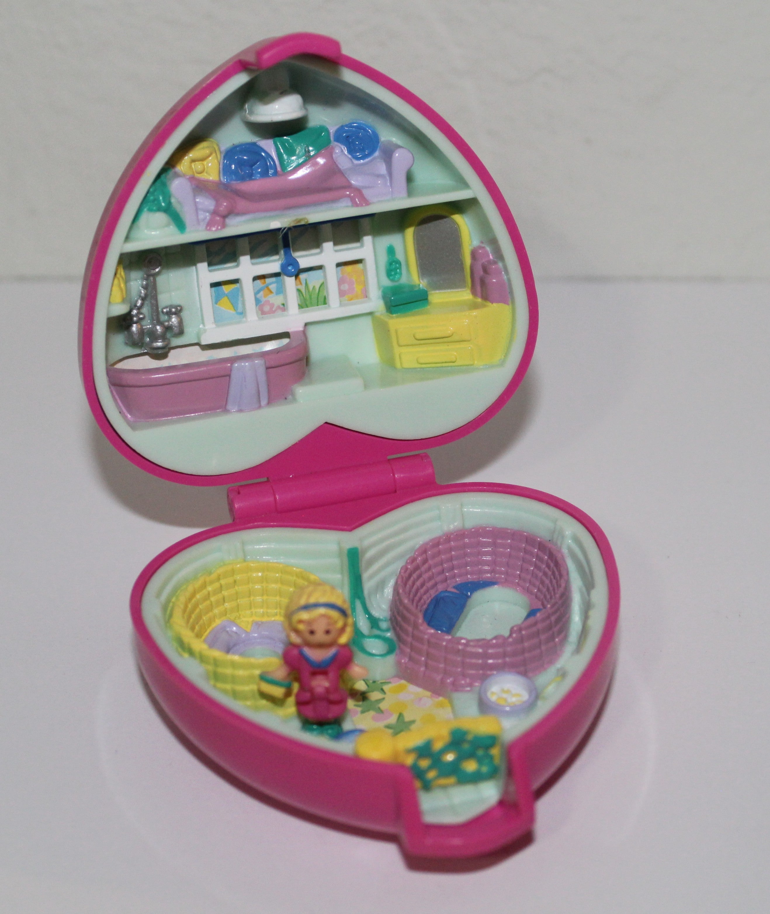 Polly Pocket Precious Puppies Compact Playset With Doll 1993 Bluebird